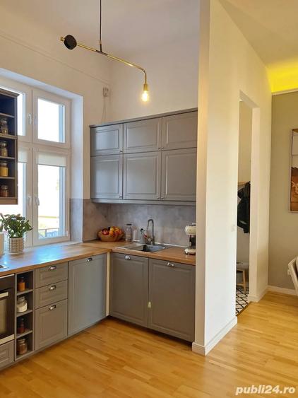 Apartament cu 3 camere semidecomandat în Central