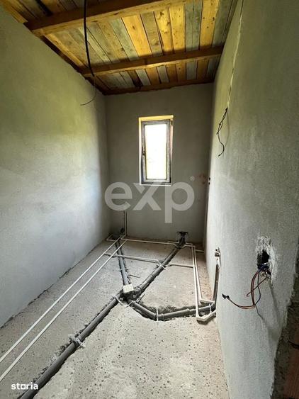 Casă cu 4 camere în Urleta