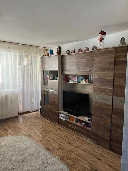 Apartament cu 2 camere decomandat în 9 Mai