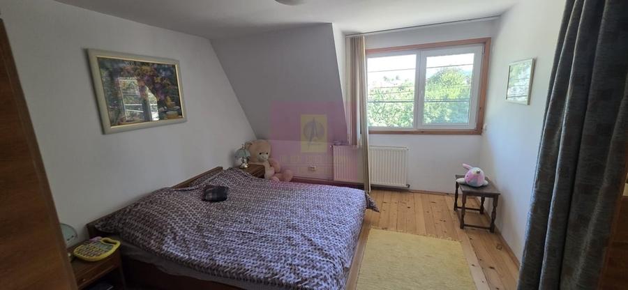 Casă cu 4 camere în Central