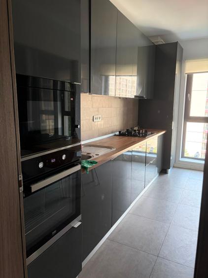 Apartament cu 4 camere decomandat în Politehnica