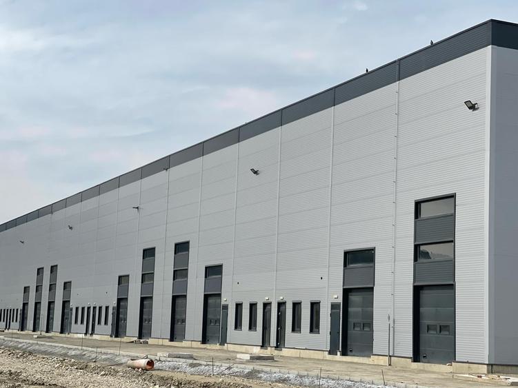 Spațiu industrial, de 10,000 mp, în Sud
