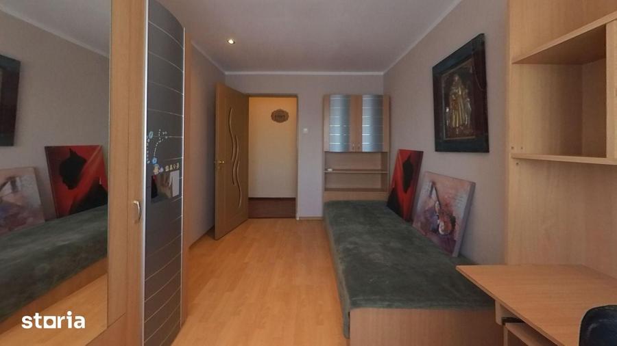 Apartament cu 4 camere decomandat în Banat