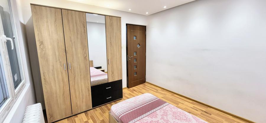 Apartament cu 3 camere decomandat în Dristor