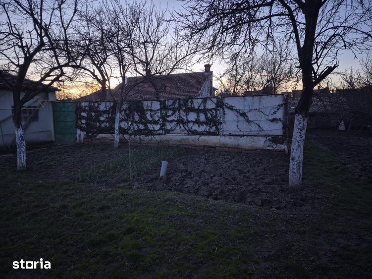 Casă cu 2 camere cu Teren 301 Mp în Pârneava