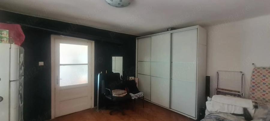 Casă cu 5 camere cu Teren 1350 Mp în Hălchiu