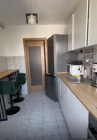 Inchiriez apartament cu 3 camere langa medicina - 4