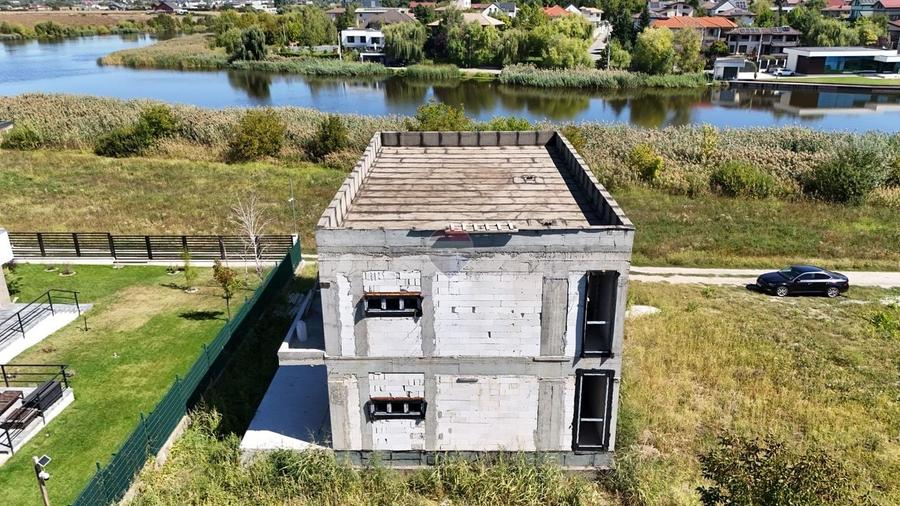 Casă individuală cu 5 camere cu Teren 420 Mp în Corbeanca