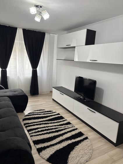 Apartament cu 2 camere decomandat în Micro 16