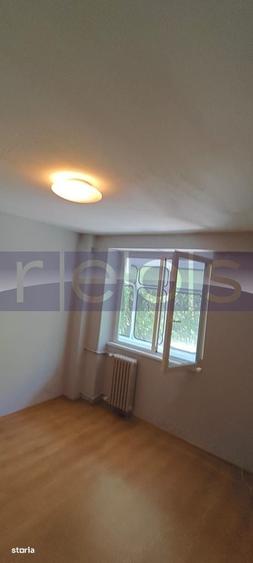 Apartament cu 3 camere decomandat în Tineretului