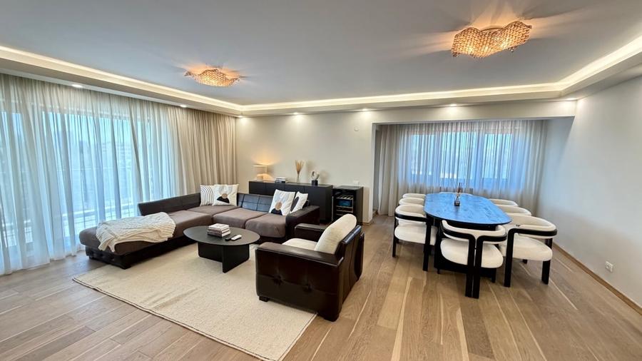 Apartament cu 3 camere decomandat, mobilat în Tei
