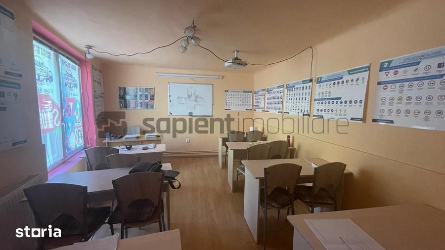 Casă cu 3 camere cu Canalizare în Central