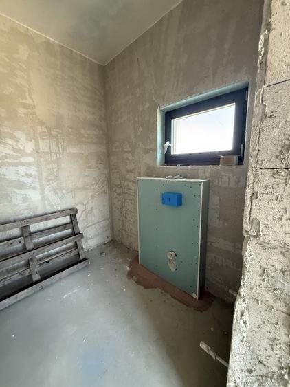 Casă cu 4 camere decomandat în Agigea
