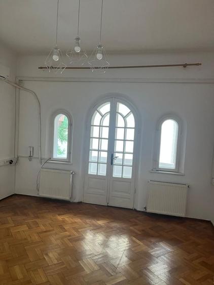 Spațiu comercial, de 79.339996337891 mp, în Domenii