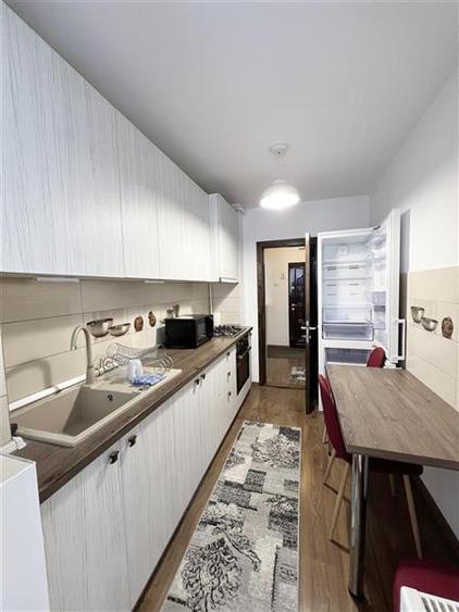 Apartament cu 3 camere decomandat, mobilat în Gării