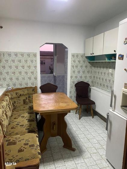 Apartament cu 2 camere decomandat în 1 Mai