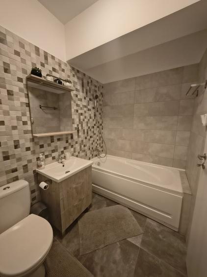 Apartament cu 2 camere decomandat în Runcu