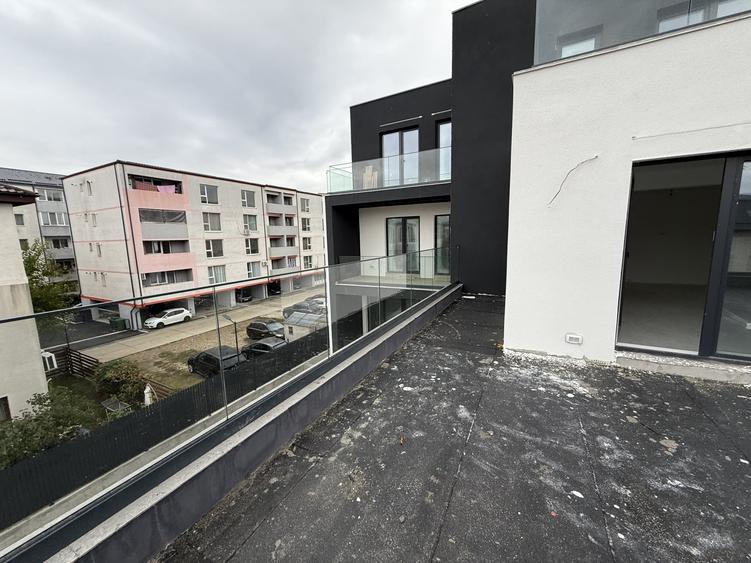 Apartament cu 4 camere decomandat în Theodor Pallady