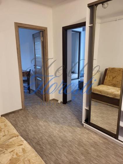 Apartament cu 3 camere decomandat în Florești
