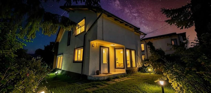 Casă cu 7 camere cu Teren 413 Mp în Central