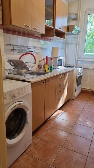 Apartament cu 3 camere decomandat în Titan