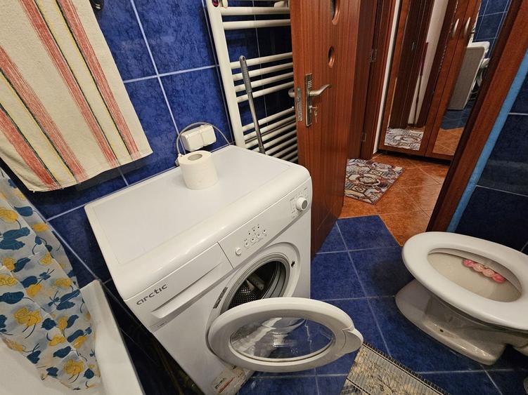 Garsonieră decomandată în Drumul Carului