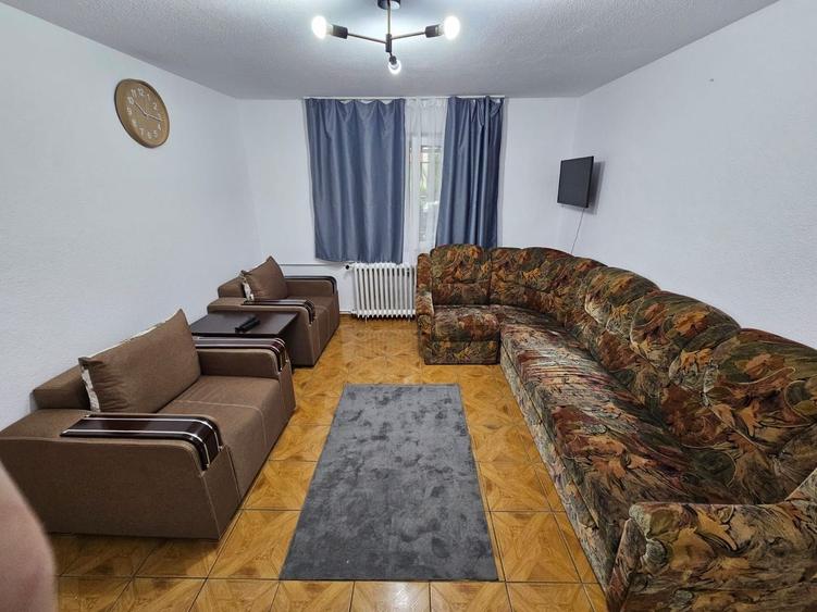 Apartament cu 2 camere semidecomandat, mobilat în Brâncoveanu