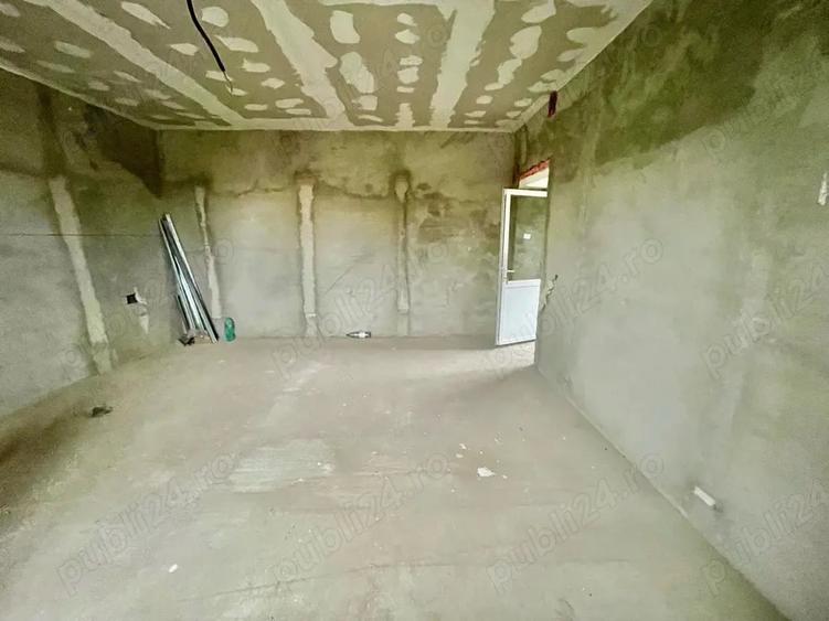 Casă cu Teren 1356 Mp în Jebel