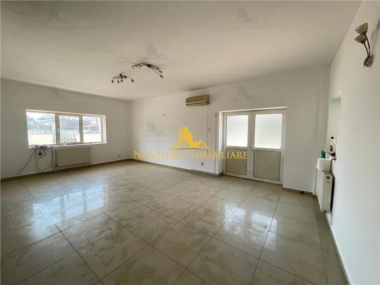 Casă individuală cu 7 camere cu Teren 300 Mp în Central