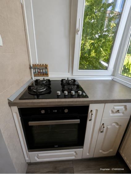 Apartament cu 3 camere decomandat, mobilat în Lipovei