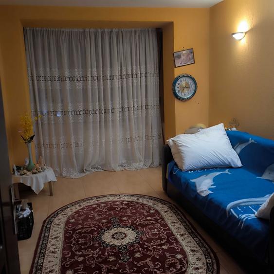 Apartament cu 3 camere decomandat în Exterior Vest