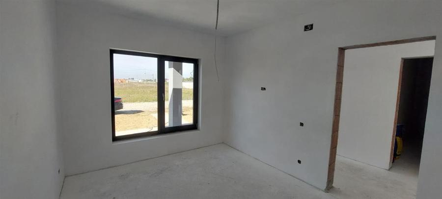 Casă cu 3 camere cu Teren 553 Mp în Sântandrei