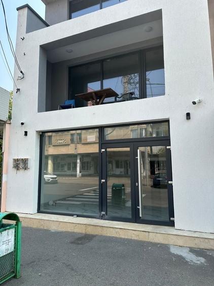 Spațiu comercial, de 80 mp, în Central