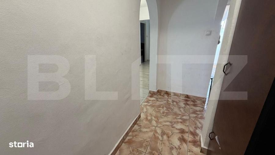 Apartament cu 3 camere în Cetate