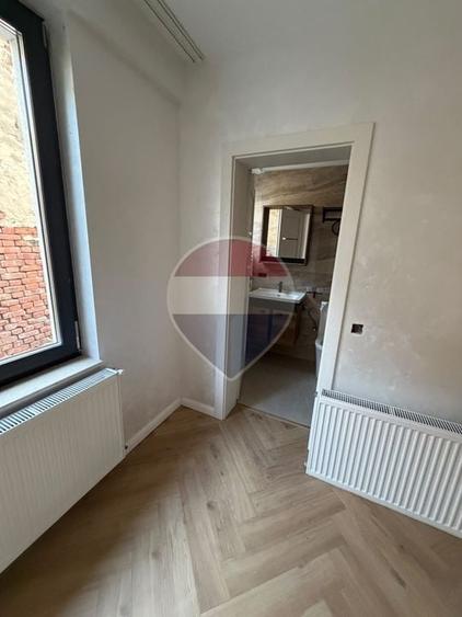 Apartament cu 3 camere decomandat, mobilat în 1 Mai