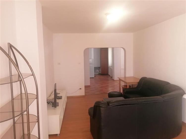Apartament cu 2 camere decomandat în Aradului