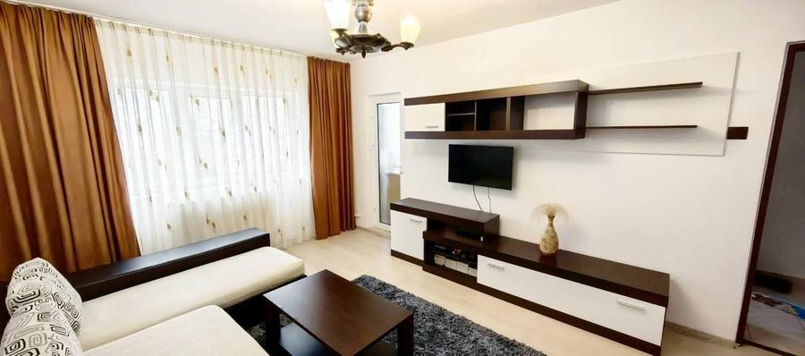 Apartament cu 3 camere decomandat în E3