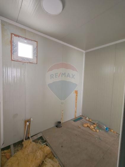 Casă individuală cu 3 camere cu Teren 956 Mp în Sărbătoarea