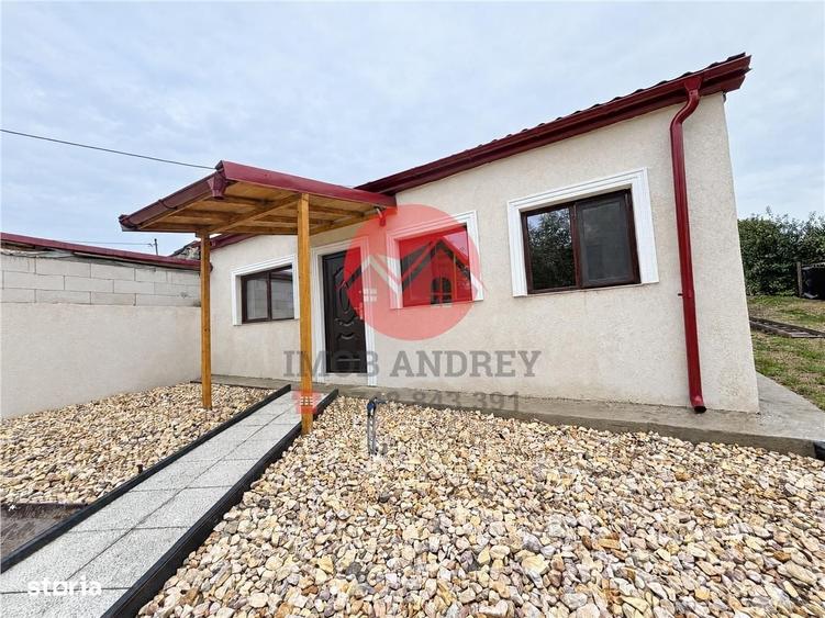 Casă cu 3 camere decomandat în Mineri