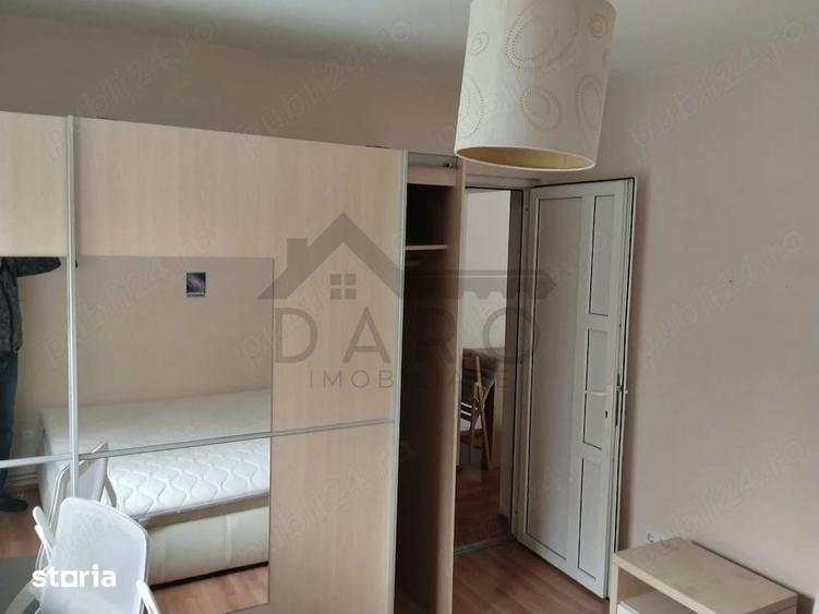 Apartament cu 3 camere în 22 Decembrie 1989