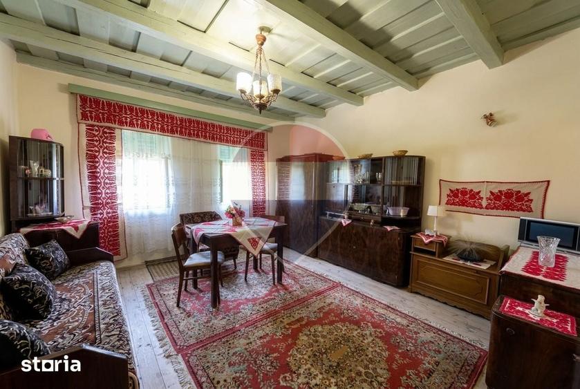 Casă cu 2 camere cu Teren 3618 Mp în Moldovenești
