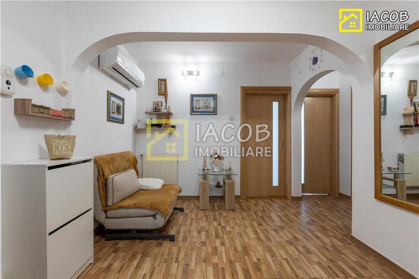 Apartament cu 3 camere decomandat, mobilat în 9 Mai