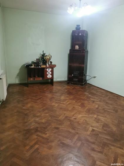 Casă cu 6 camere cu Teren 60 Mp în Centrul Istoric