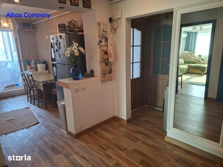 Apartament cu 4 camere semidecomandat, mobilat în Crângași