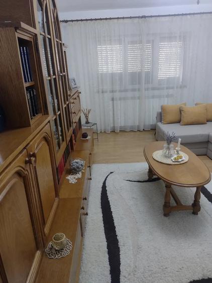 Apartament cu 3 camere decomandat în Micălaca