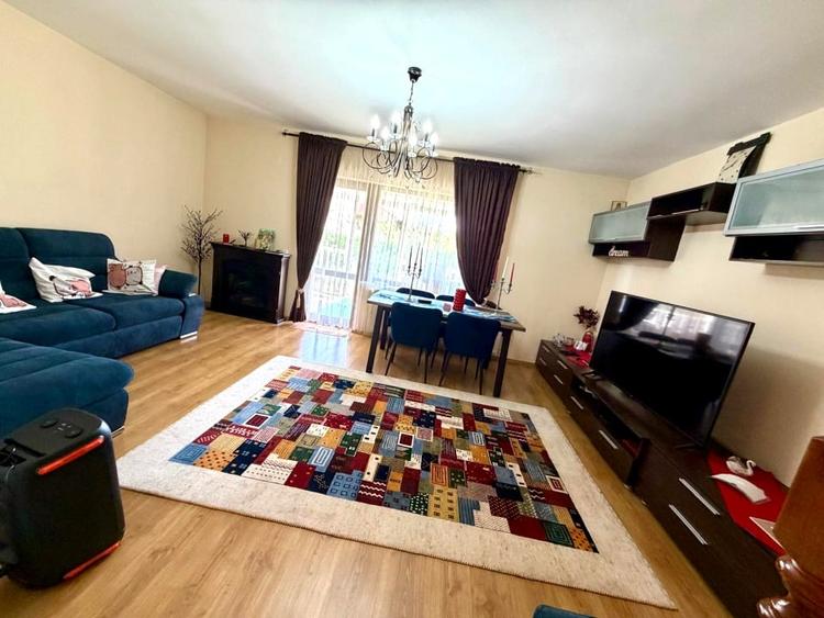 Duplex cu 3 camere cu Canalizare în Micești