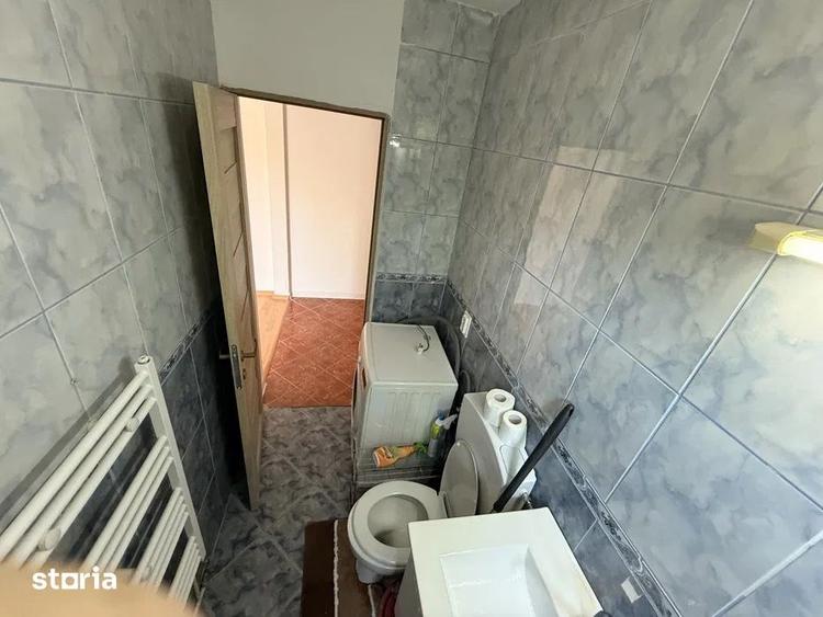 Apartament cu 3 camere semidecomandat în Dâmbu Pietros