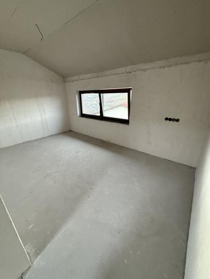 Duplex cu 3 camere cu Canalizare în Iris