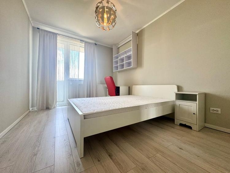 Apartament cu 3 camere decomandat, mobilat în Florești
