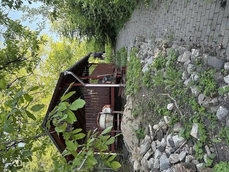 Casă cu 2 camere cu Teren 1640 Mp în Central